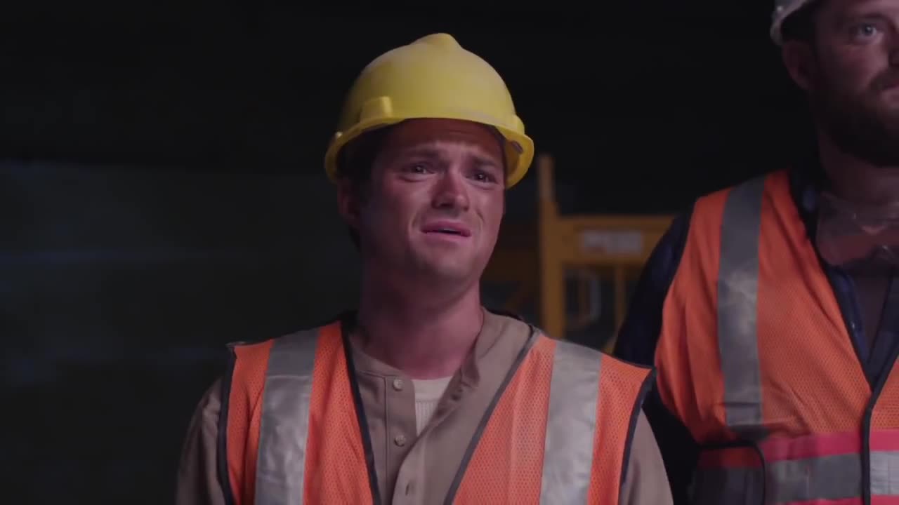 Construction Workers React to "Wrecking Ball" video Humor, satire